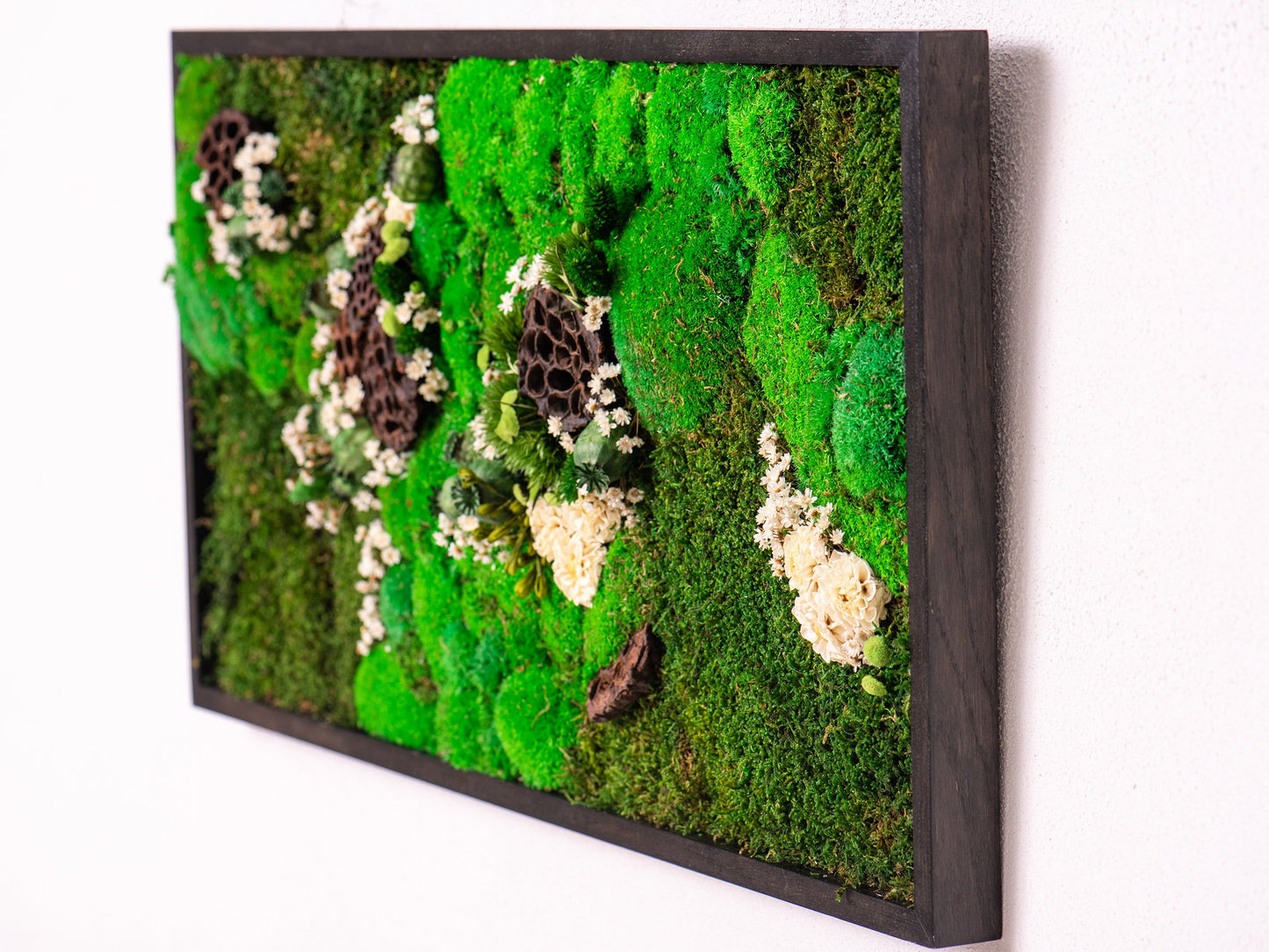 Experience the Magic of Nature Indoors with Our Eco-Friendly Preserved Moss Wall Art!