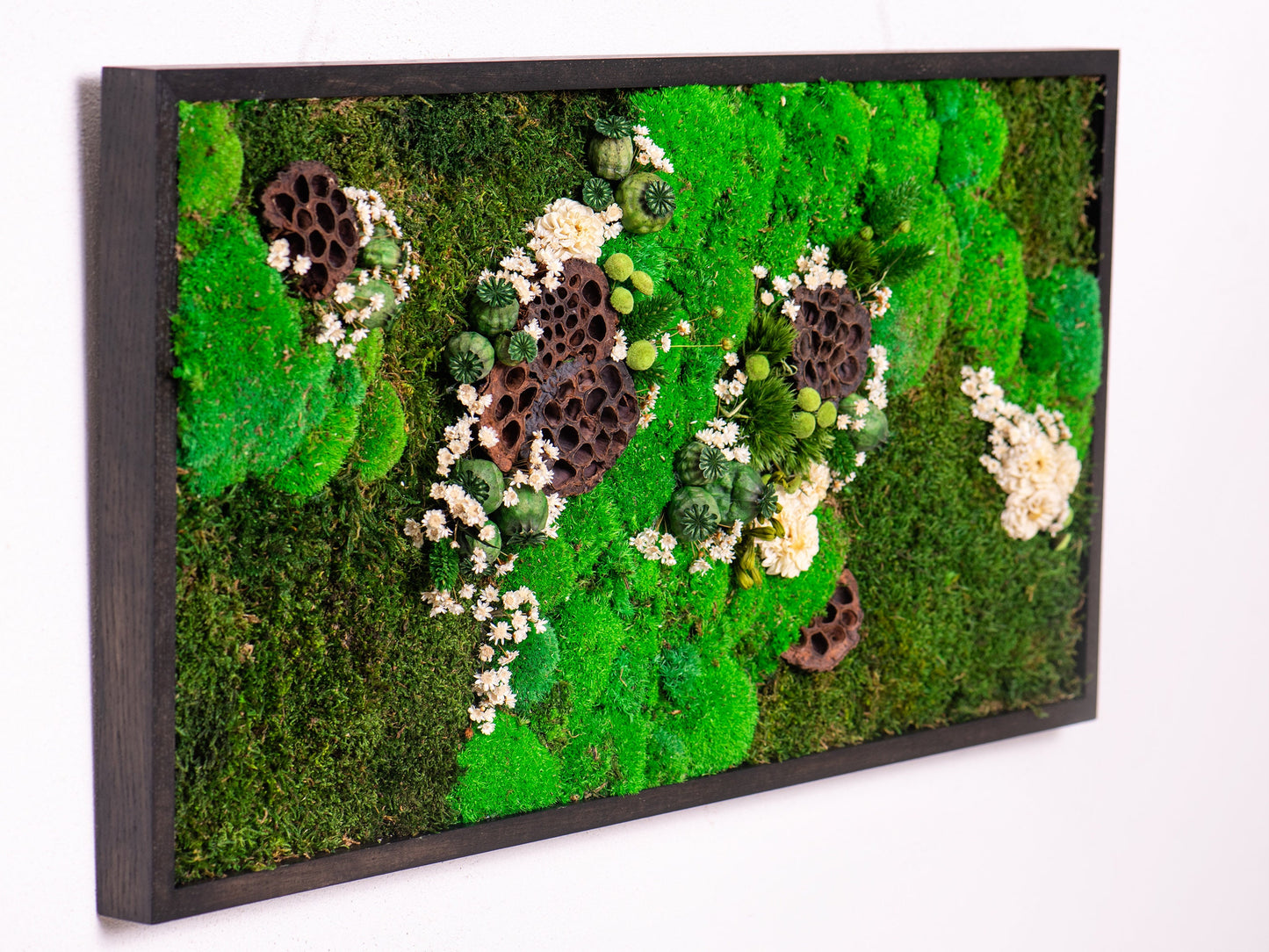 Preserved Moss Artwork: Eco-Friendly Green Wall Decor for Home Interior - Perfect Housewarming Gift!