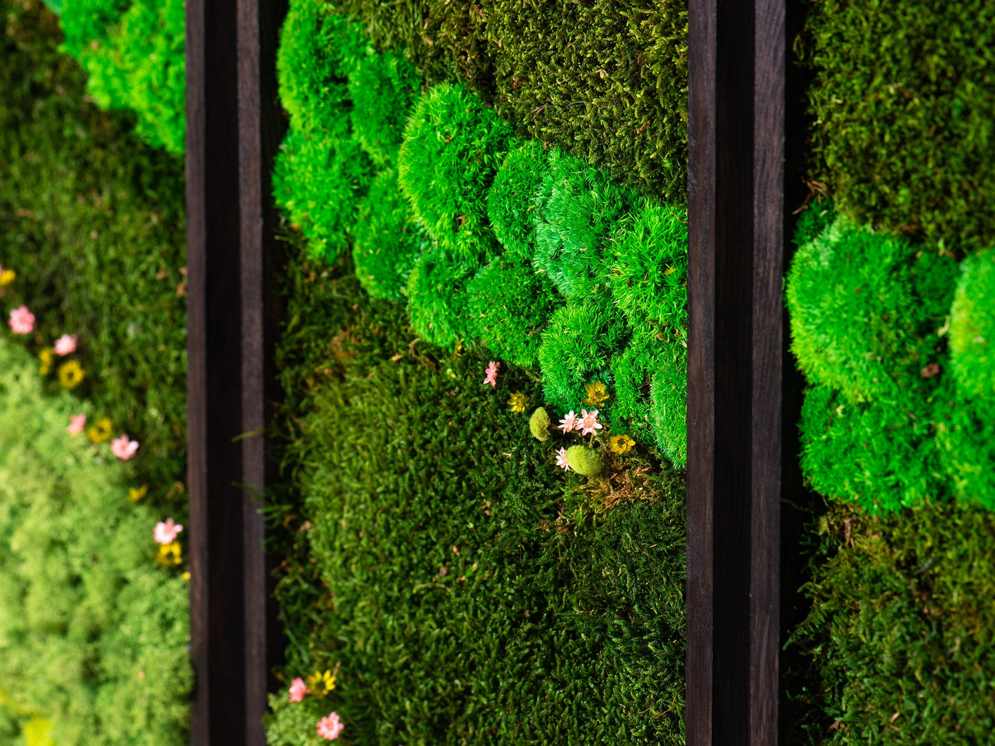Experience Nature Indoors with Our Preserved Moss Wall Art Set - The Green Oasis!