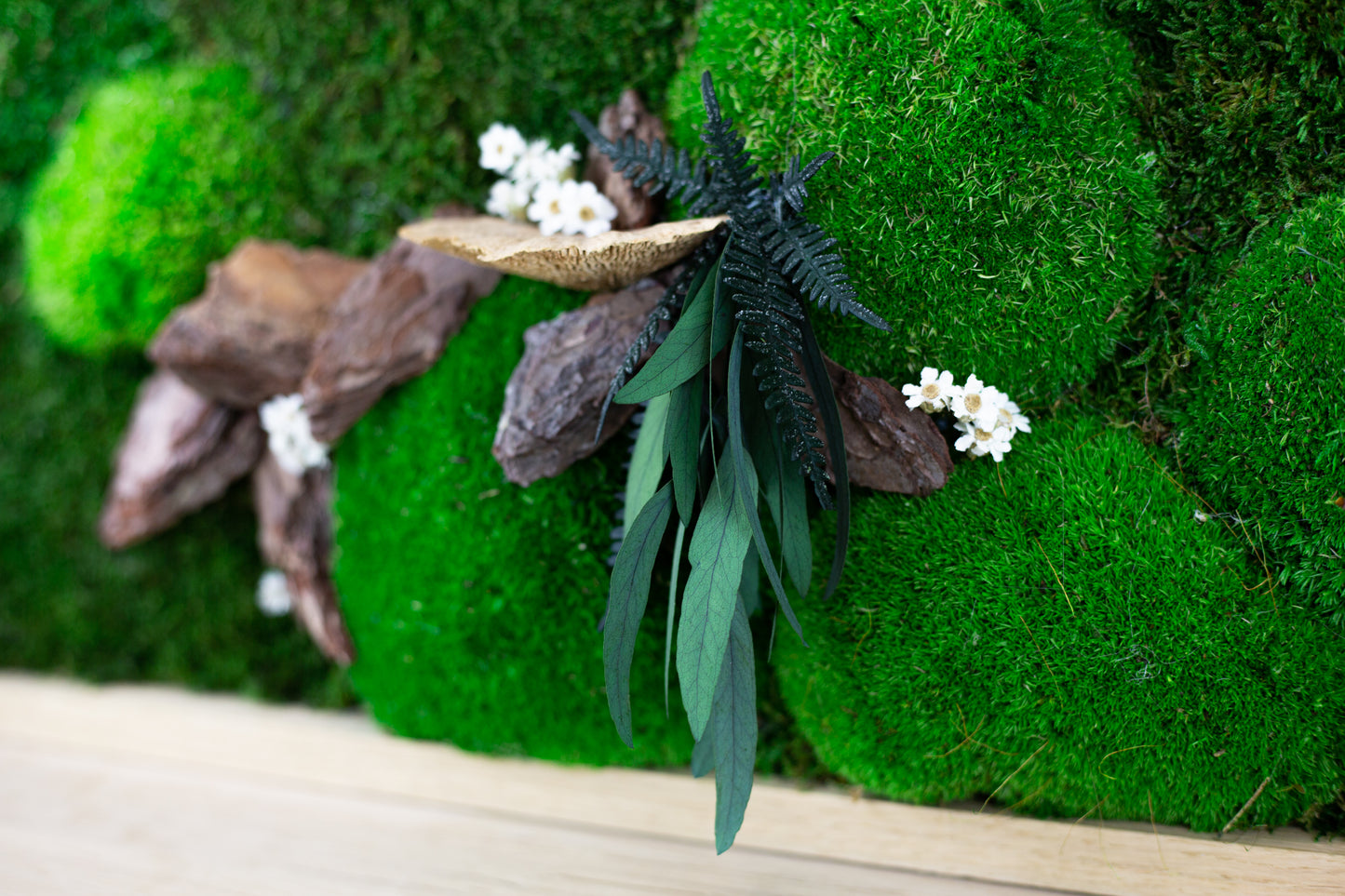 Lovely Green Wall Art Preserved Moss Artwork  with LED Lights and Live Moss For Office or Home 1 piece frame