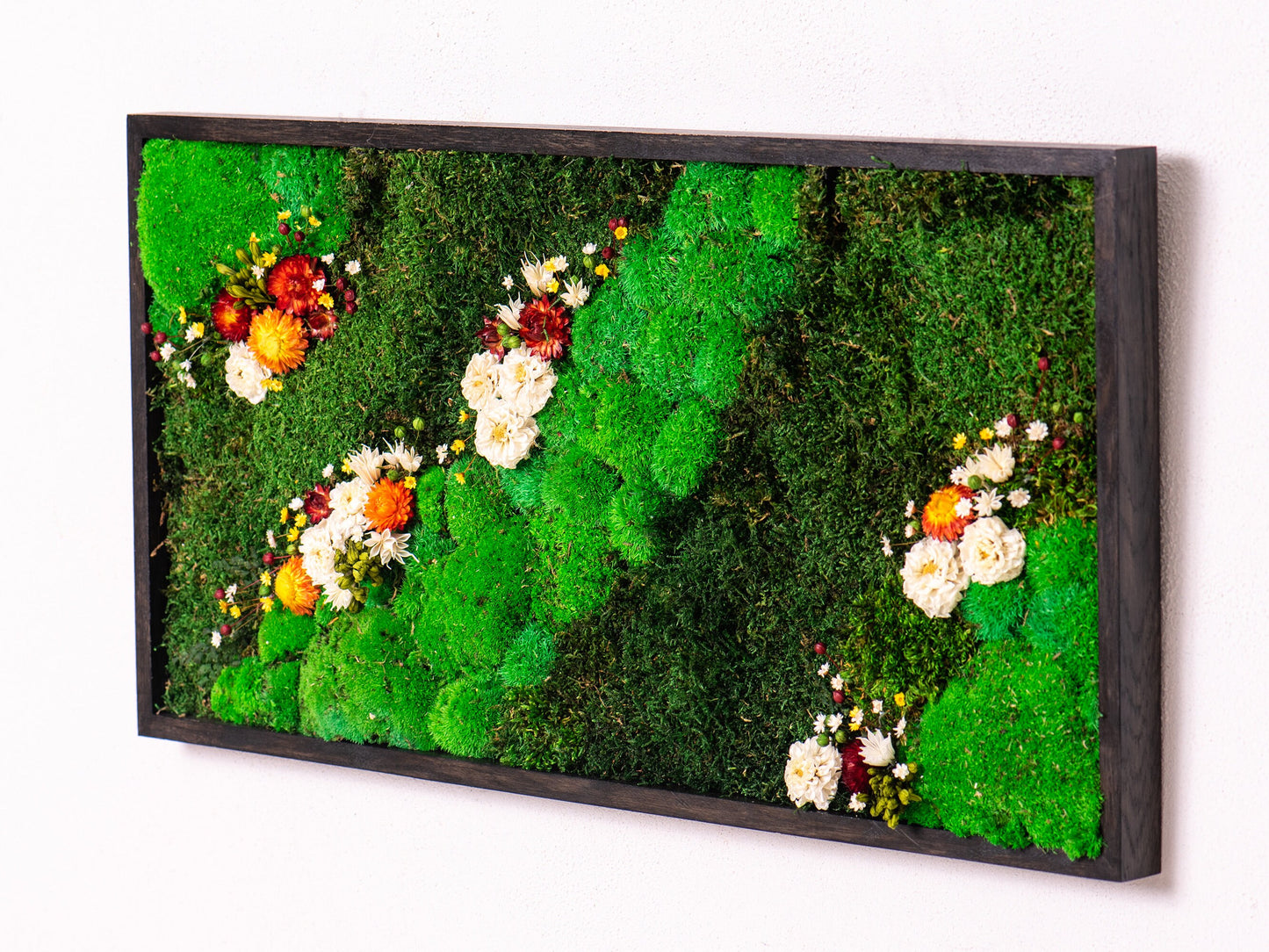 Transform Your Living Space: Framed Moss Art - The Ultimate Interior Gift Idea!