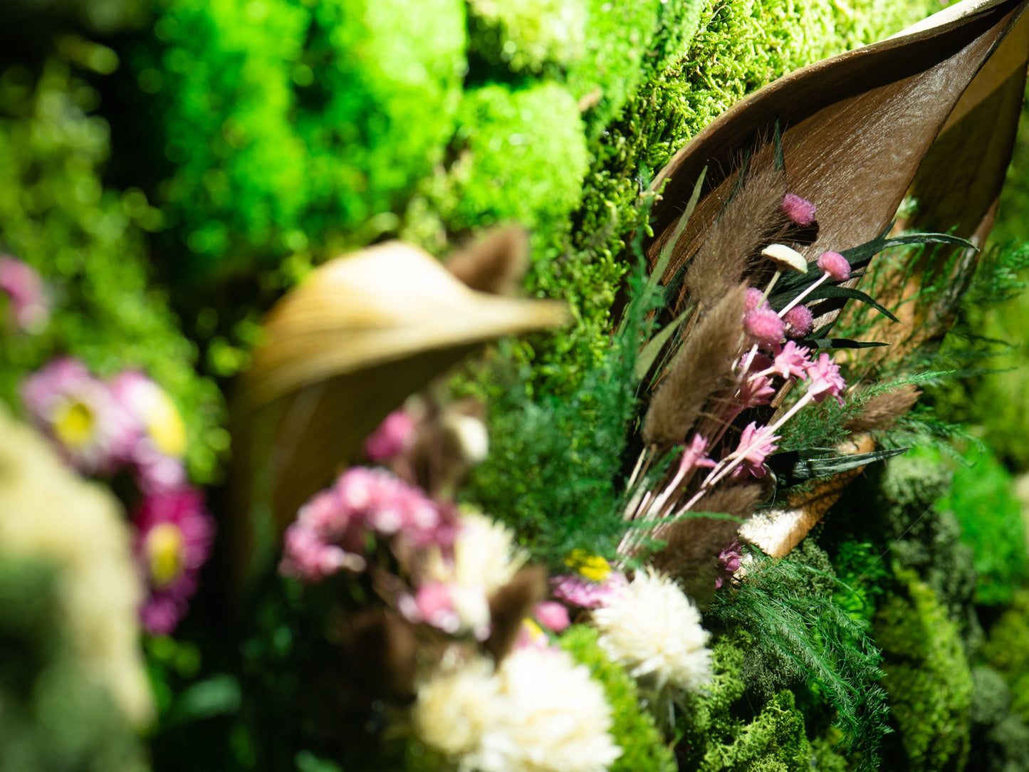 Unleash the Magic of Moss Art: The Ultimate Gift for Him, Her, and Your Company in 2023!